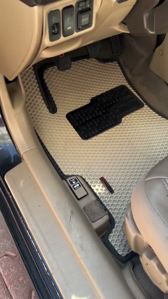 Honda Civic EVA paspas - Bej taban, Siyah kenar